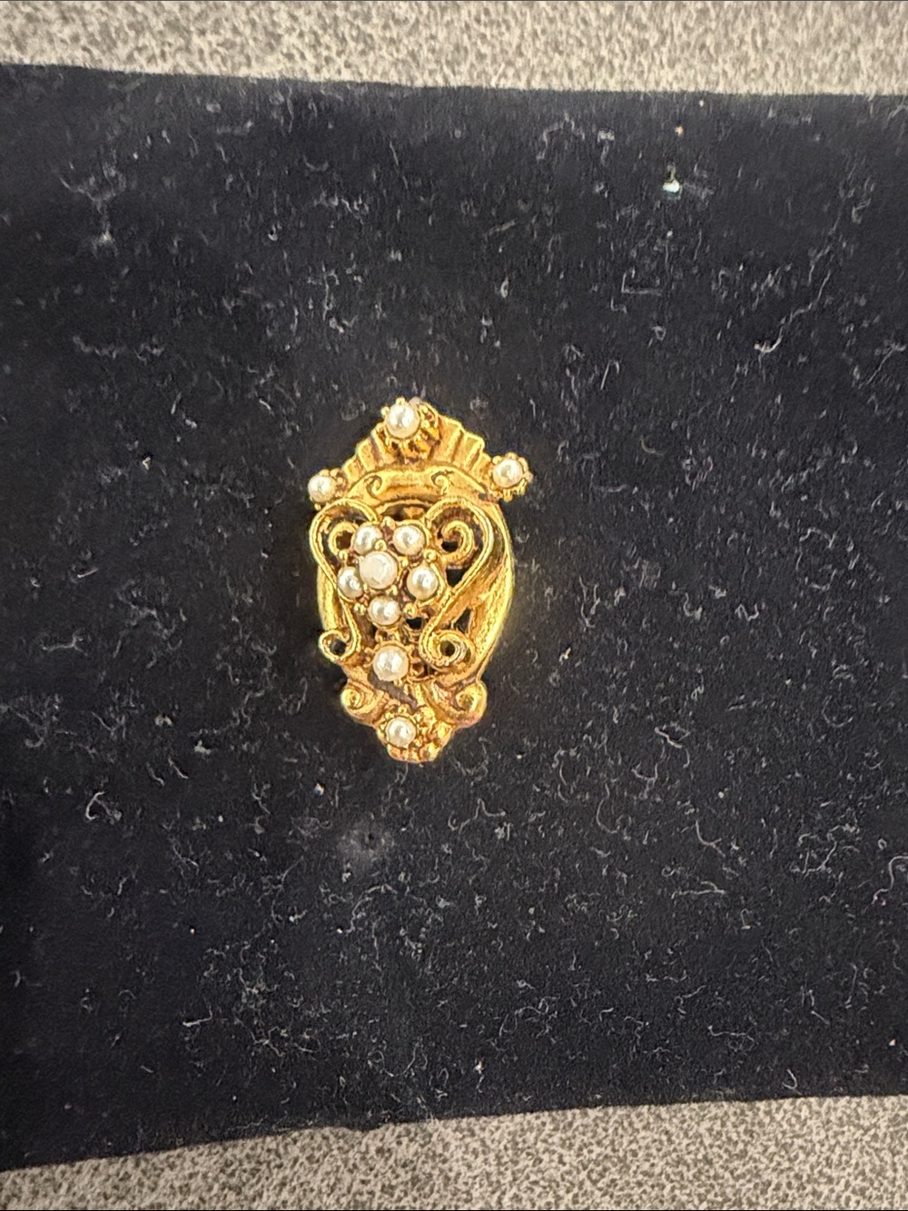 Vintage FlorenzaGold-Tone Pearl Cluster Filigree Brooch
